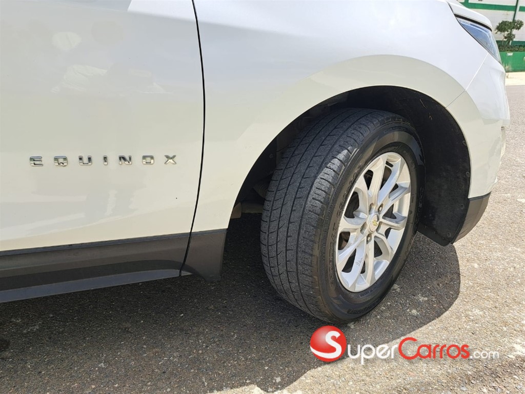 2020 Chevrolet Equinox LS — foto 2 / 12