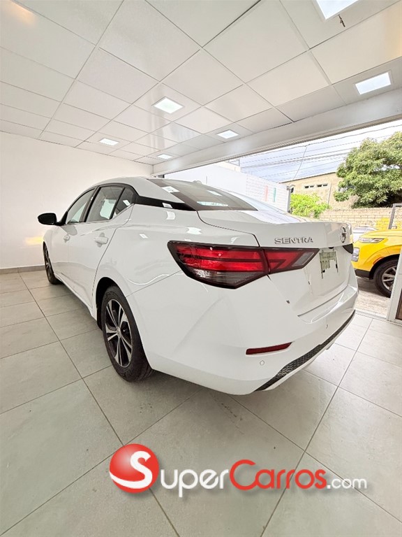 2020 Nissan Sentra SV — foto 8 / 10