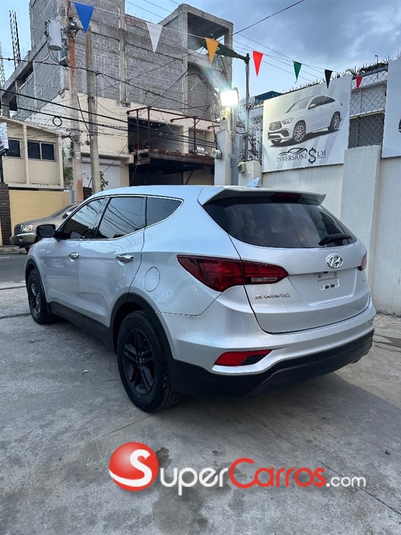 2017 Hyundai Santa Fe Sport — foto 2 / 9