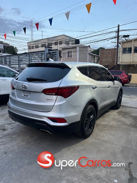 2017 Hyundai Santa Fe Sport — foto 3 / 9