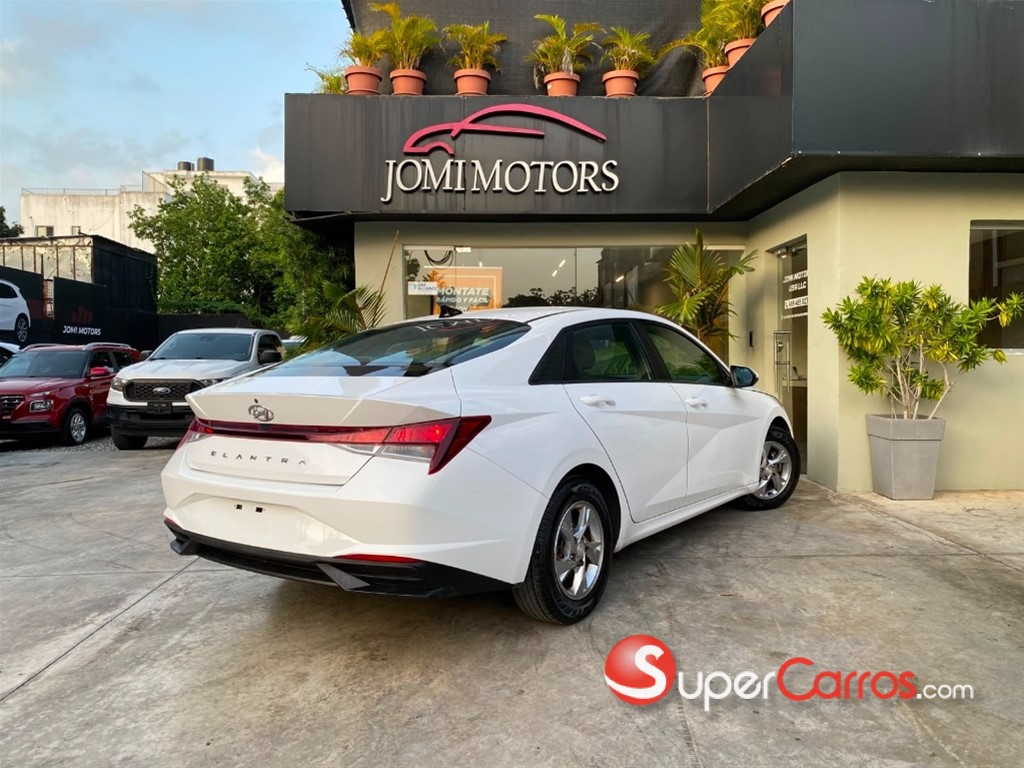2021 Hyundai Elantra SE — foto 6 / 9