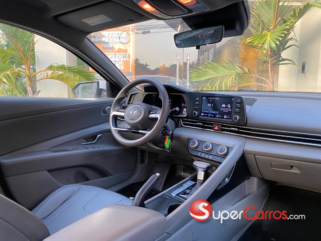 2021 Hyundai Elantra SE — foto 7 / 9