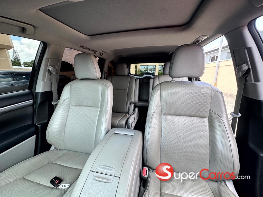 2018 Toyota Highlander Limited — foto 8 / 12