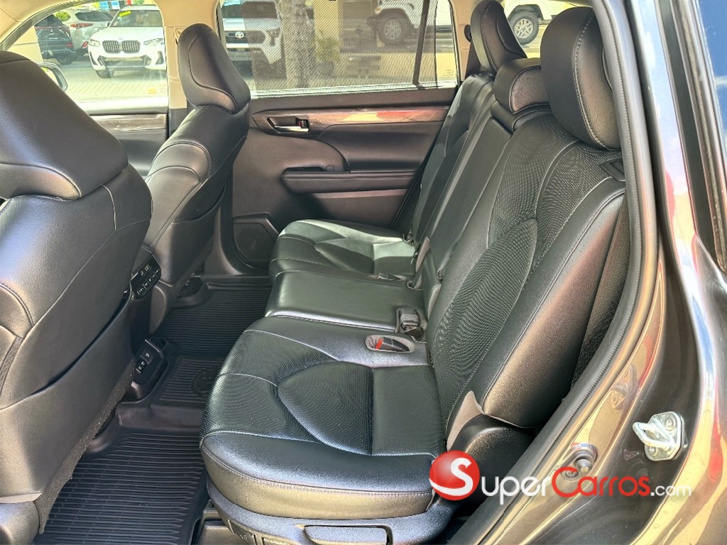 2020 Toyota Highlander Limited — foto 6 / 12