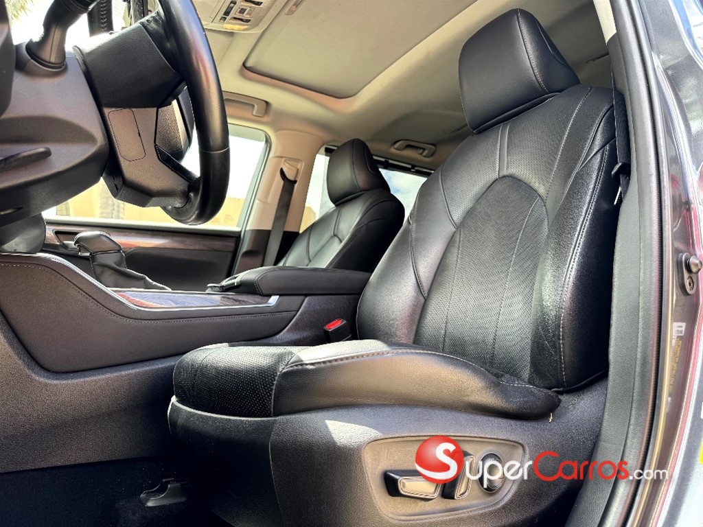 2020 Toyota Highlander Limited — foto 10 / 12