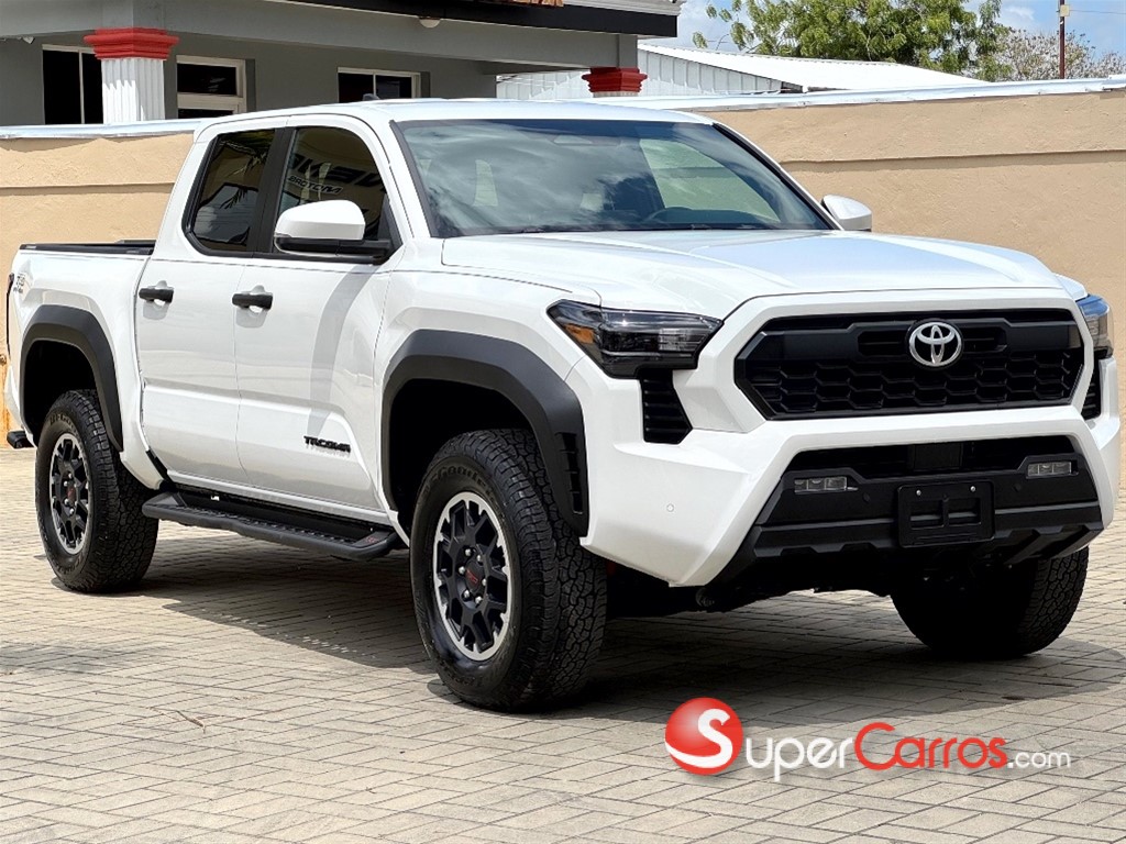 2024 Toyota Tacoma TRD OFF ROAD — foto 2 / 12