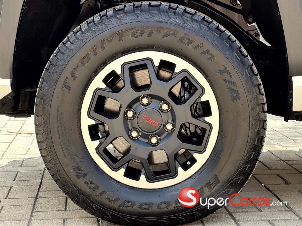 2024 Toyota Tacoma TRD OFF ROAD — foto 9 / 12