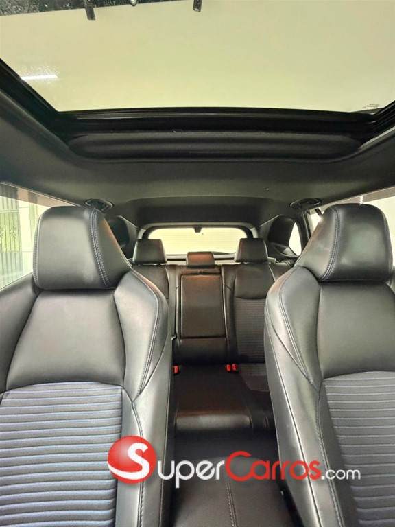 2020 Toyota RAV4 XSE Hybrid — foto 6 / 12