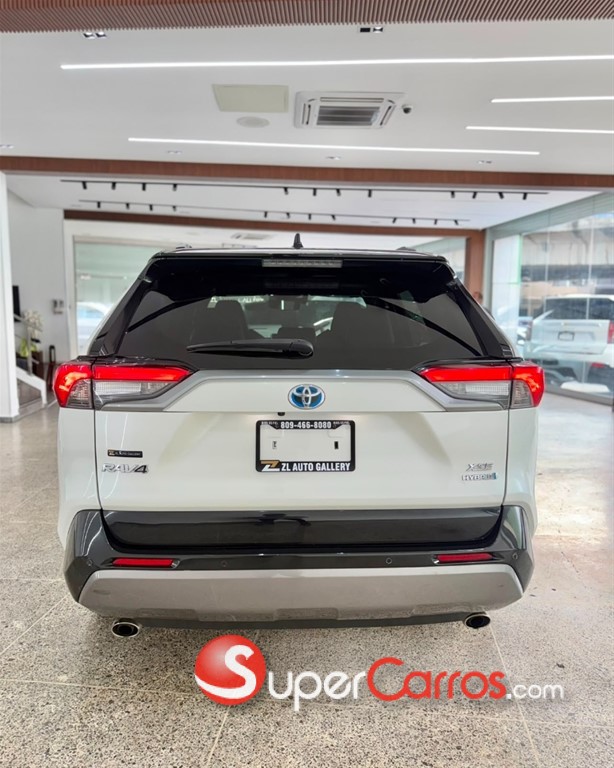 2020 Toyota RAV4 XSE Hybrid — foto 7 / 12
