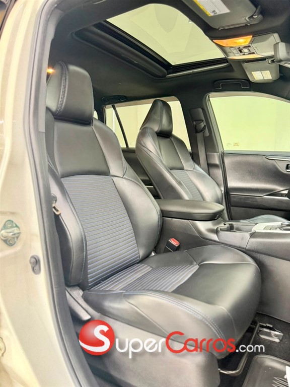 2020 Toyota RAV4 XSE Hybrid — foto 10 / 12