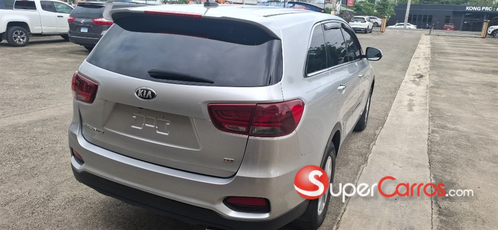 2020 Kia Sorento LX — foto 6 / 12