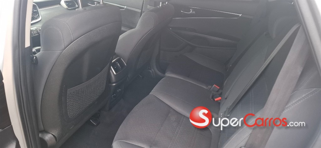 2020 Kia Sorento LX — foto 7 / 12
