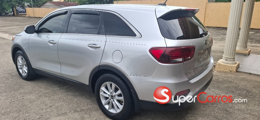 2020 Kia Sorento LX — foto 9 / 12