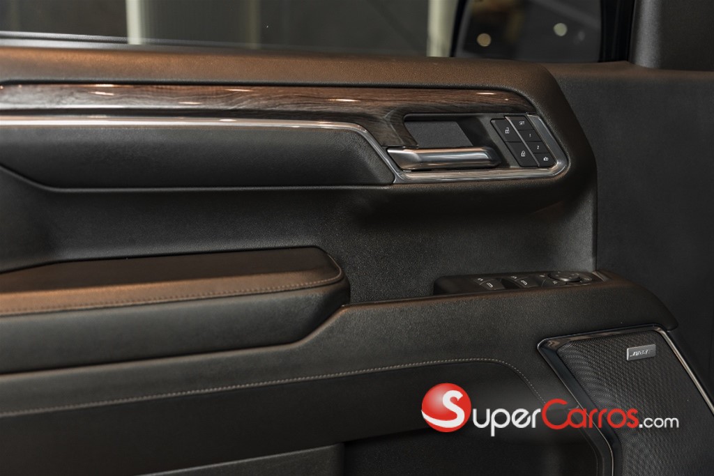2024 Chevrolet Silverado 1500 LTZ Duramax — foto 10 / 12