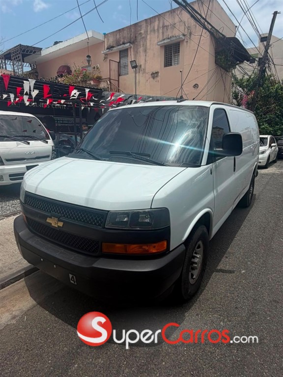 2021 Chevrolet Express G2500