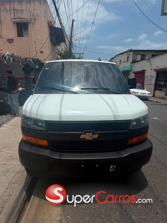 2021 Chevrolet Express G2500 — foto 2 / 8