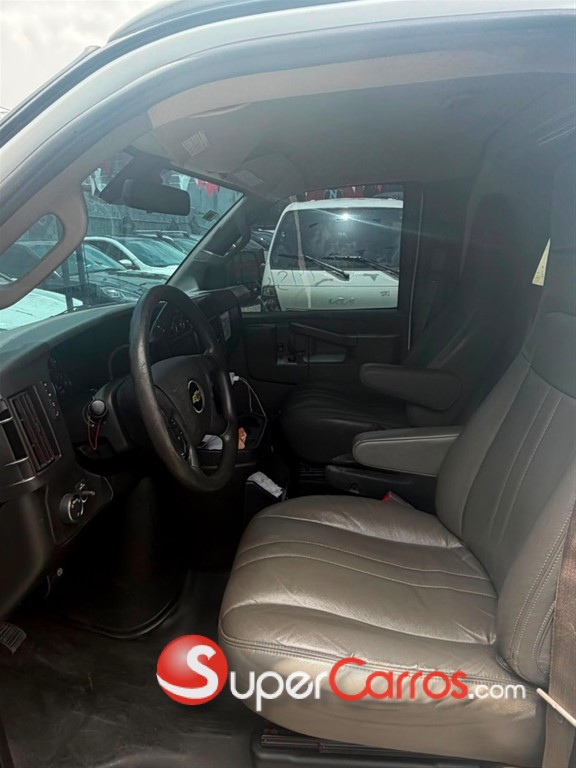2021 Chevrolet Express G2500 — foto 6 / 8