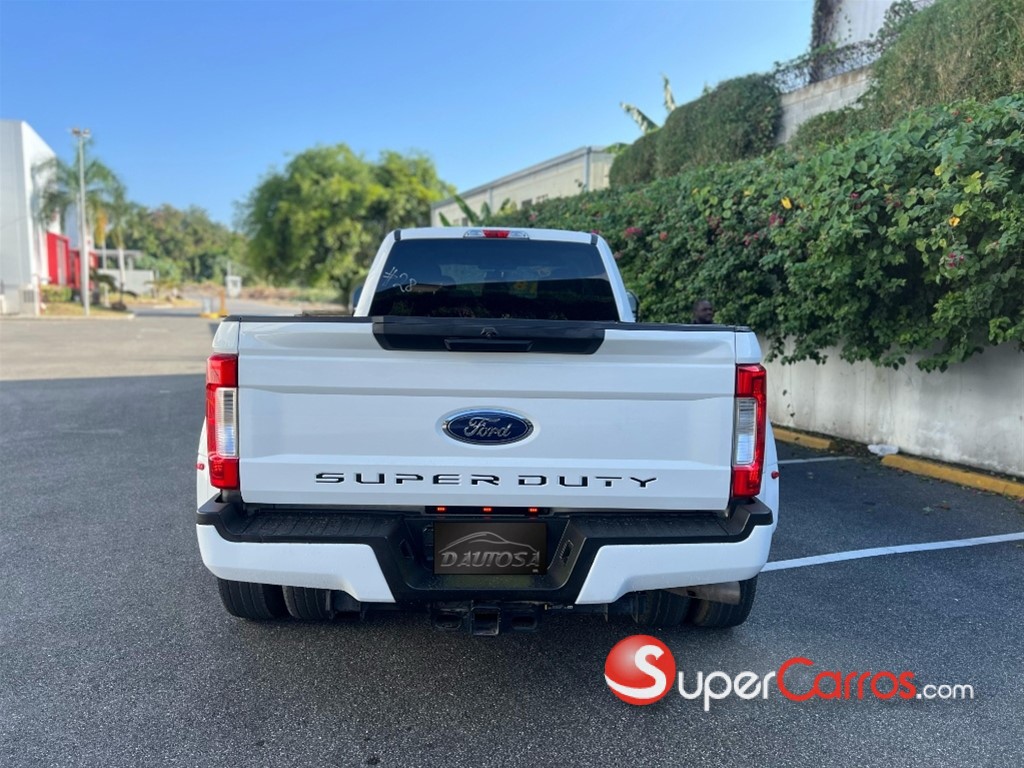 2018 Ford F 350 Super Duty — foto 11 / 11