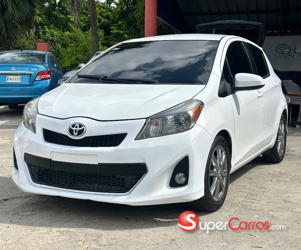2013 Toyota Yaris — foto 3 / 10