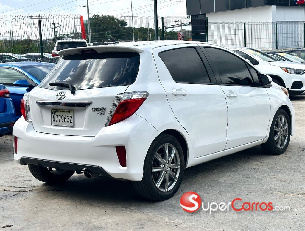2013 Toyota Yaris — foto 5 / 10