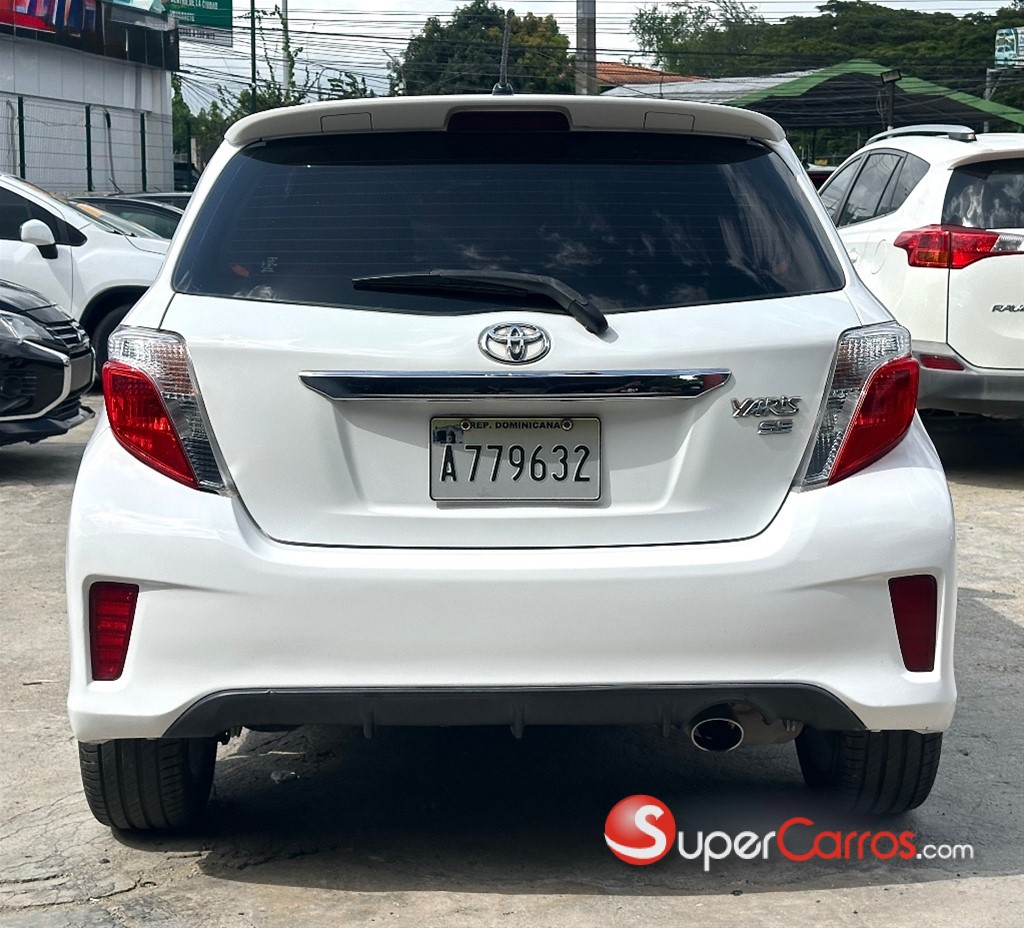 2013 Toyota Yaris — foto 6 / 10