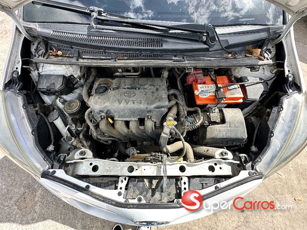 2013 Toyota Yaris — foto 10 / 10