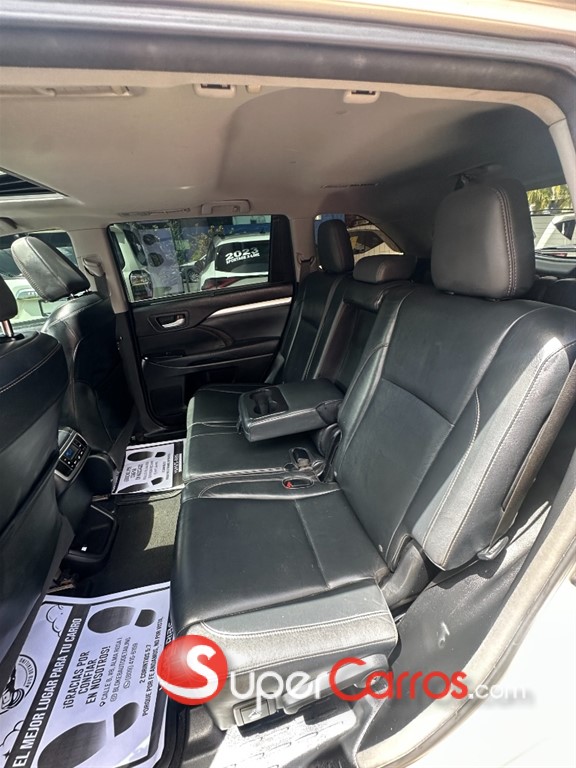 2015 Toyota Highlander XLE — foto 9 / 12