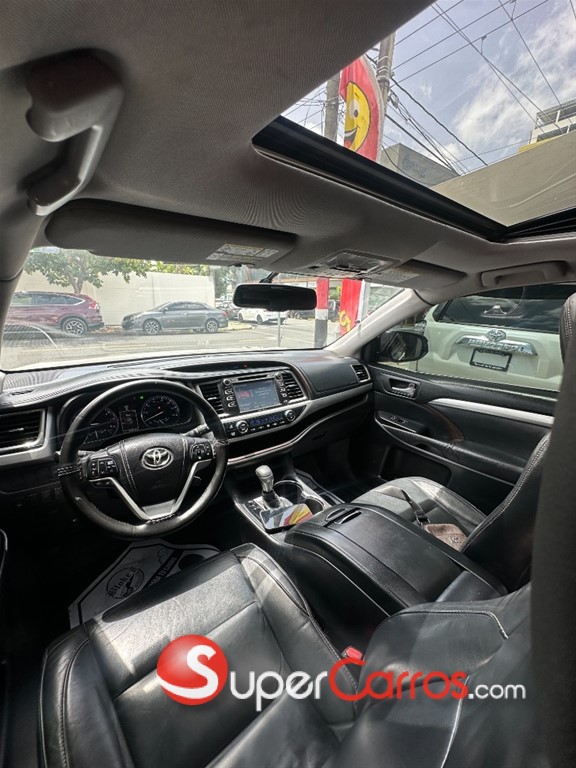 2015 Toyota Highlander XLE — foto 10 / 12