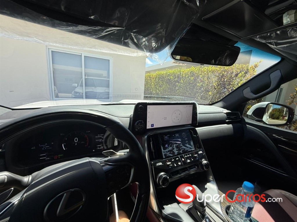 2026 Lexus LX 700 H Urban — foto 4 / 10