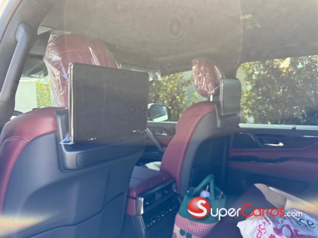2026 Lexus LX 700 H Urban — foto 8 / 10
