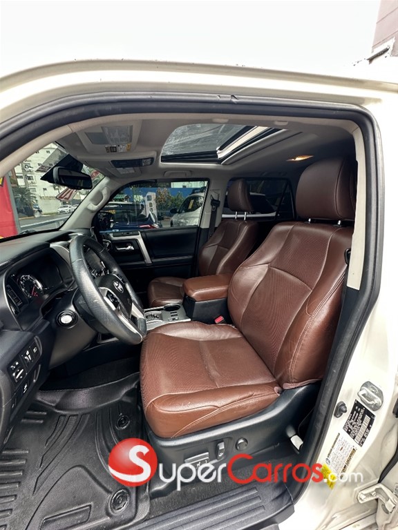 2020 Toyota 4 Runner Limited — foto 7 / 12