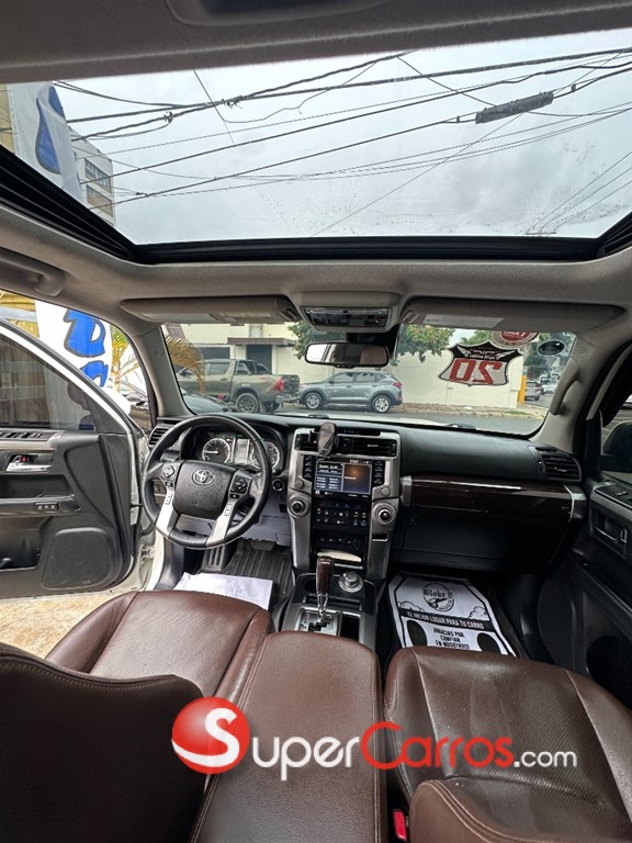 2020 Toyota 4 Runner Limited — foto 10 / 12