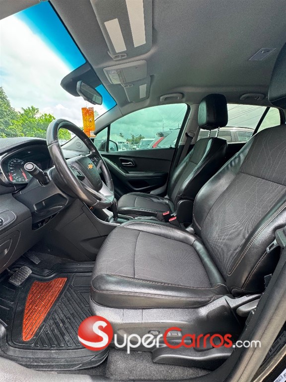 2021 Chevrolet Trax LT — foto 8 / 12