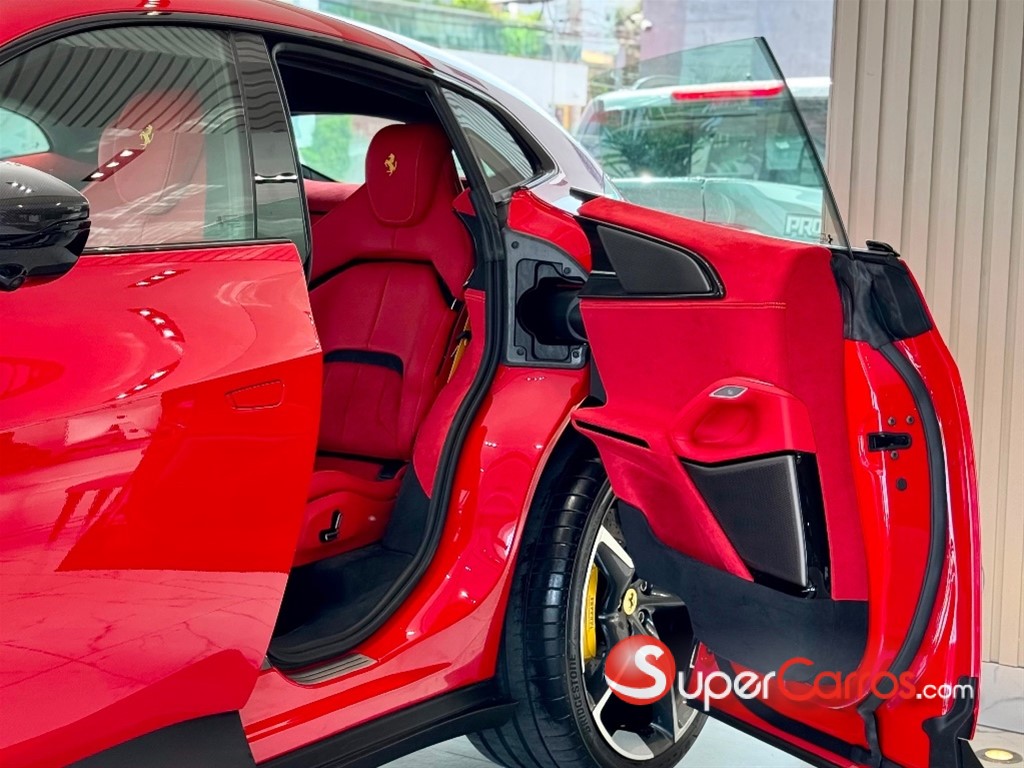 2026 Ferrari Purosangue — foto 2 / 12