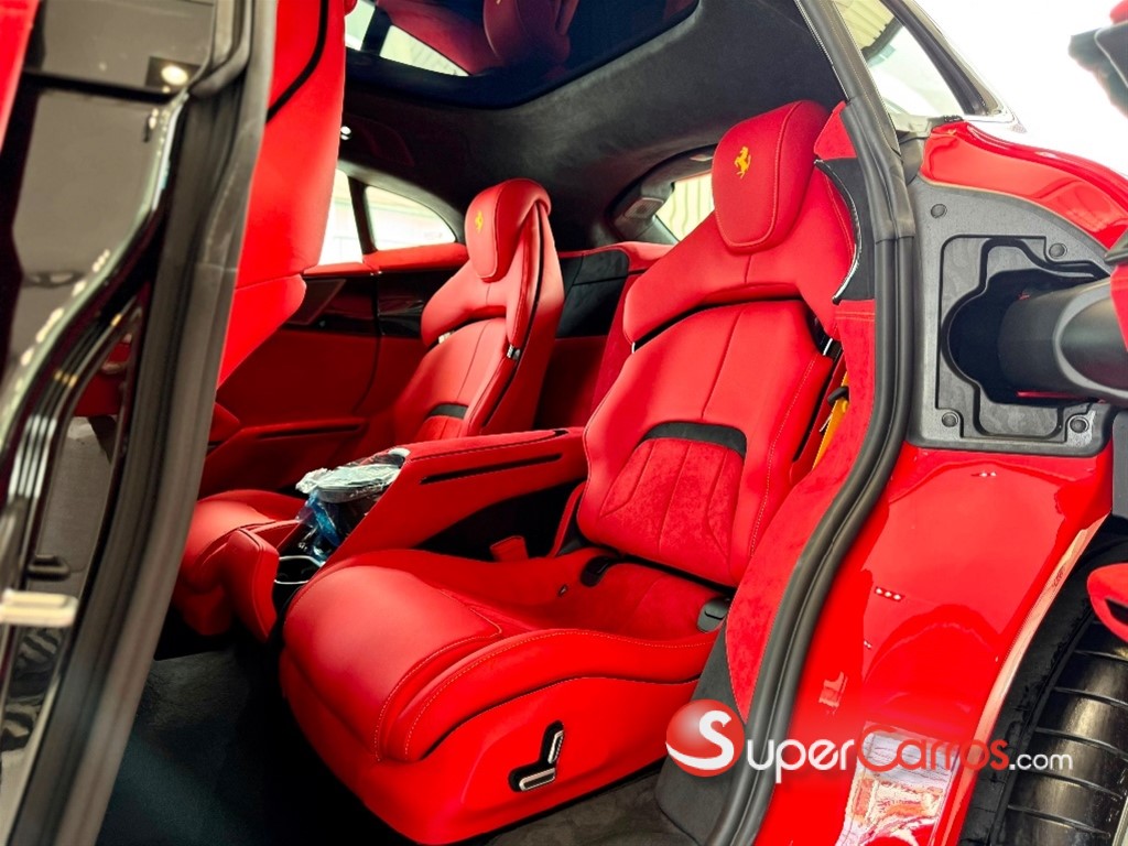 2026 Ferrari Purosangue — foto 7 / 12