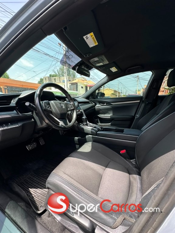 2021 Honda Civic Hatchback Sport — foto 8 / 9
