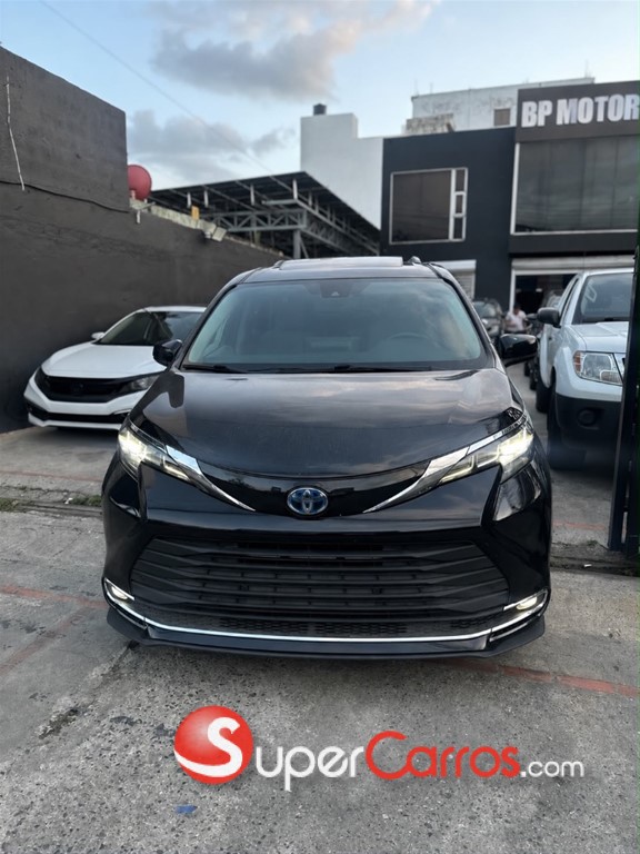 2021 Toyota Sienna XLE — foto 3 / 10
