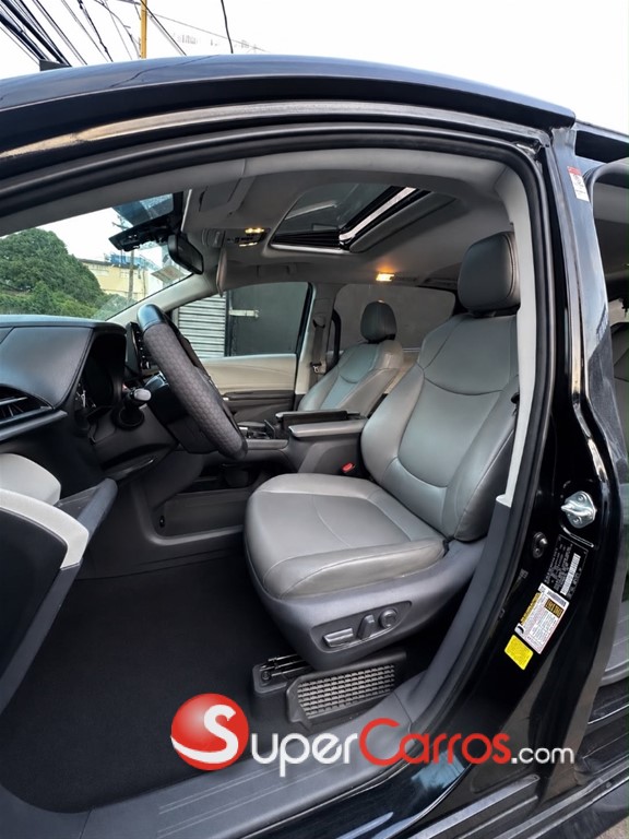 2021 Toyota Sienna XLE — foto 7 / 10