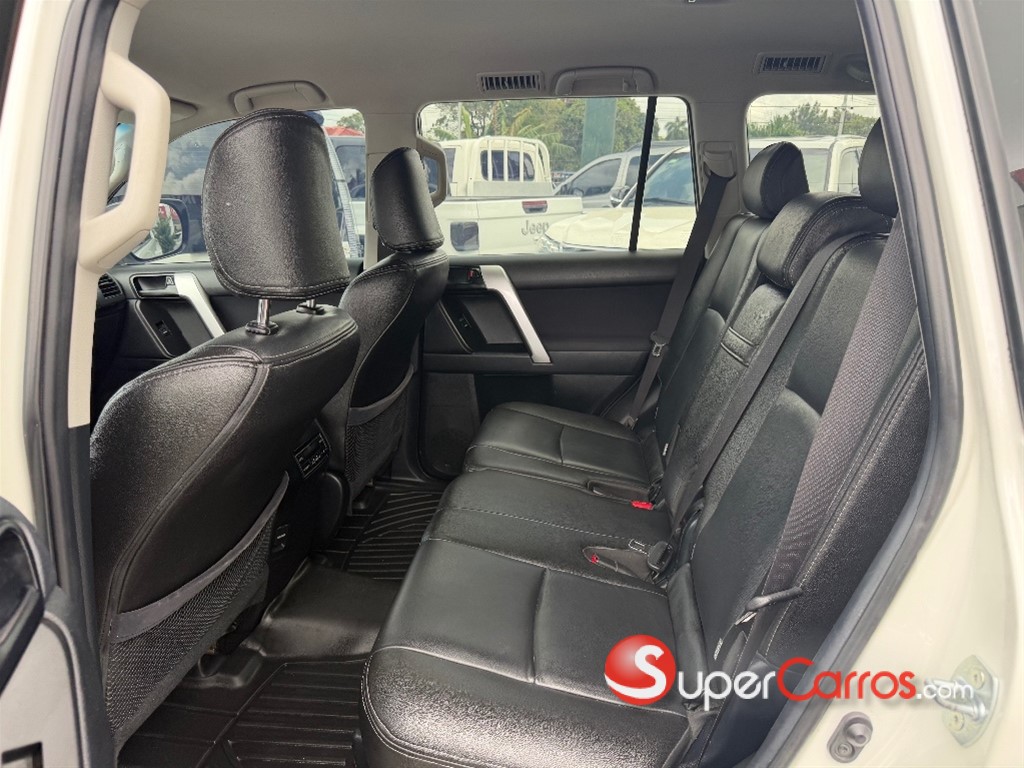 2020 Toyota Land Cruiser Prado TXL — foto 8 / 12