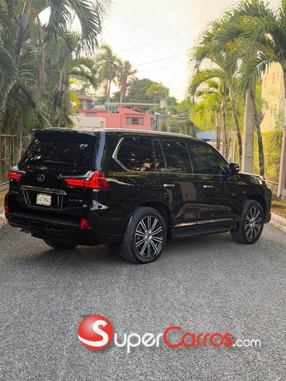 2020 Lexus LX 570 — foto 3 / 7
