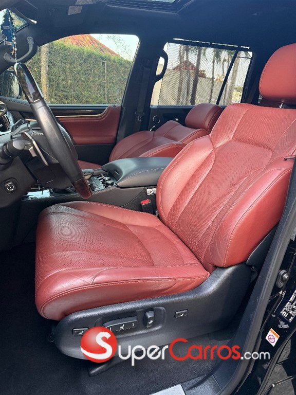 2020 Lexus LX 570 — foto 5 / 7
