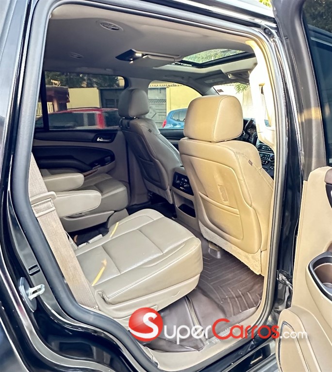 2016 Chevrolet Tahoe LTZ — foto 8 / 10