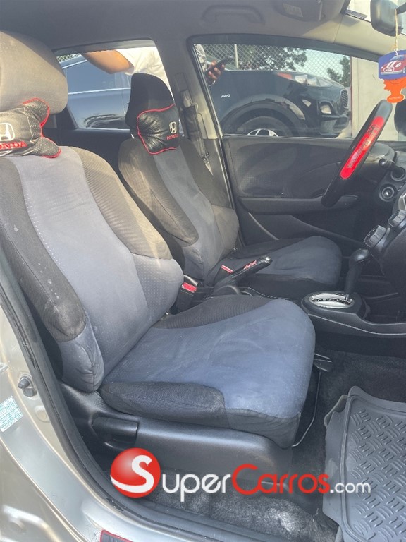 2010 Honda Fit — foto 9 / 12