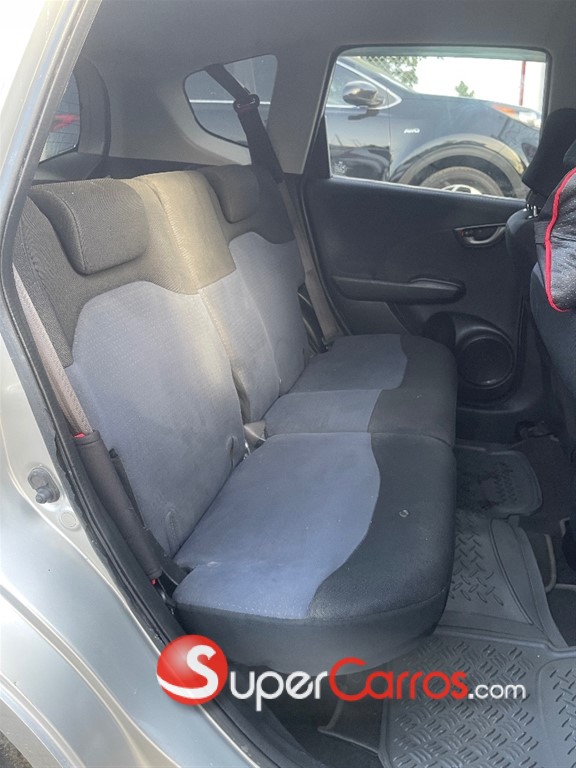 2010 Honda Fit — foto 11 / 12