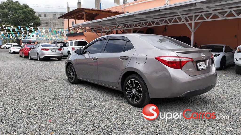 2015 Toyota Corolla LE — foto 6 / 12
