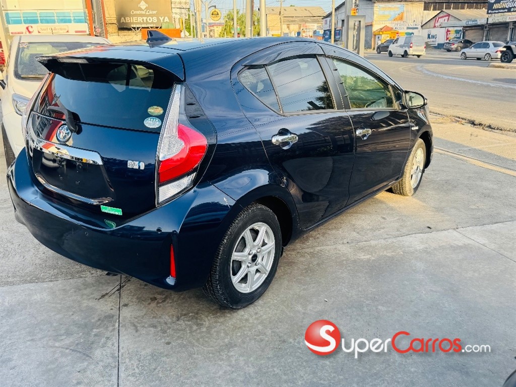 2019 Toyota Aqua Hibrido — foto 4 / 12
