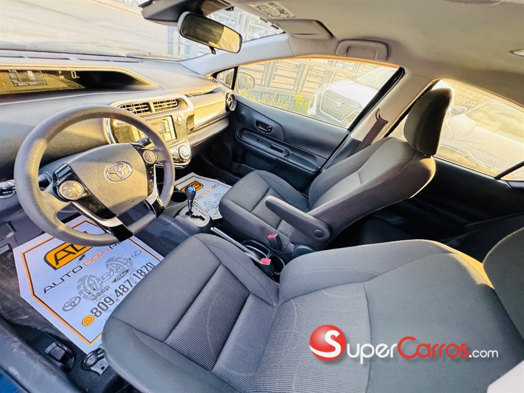 2019 Toyota Aqua Hibrido — foto 5 / 12