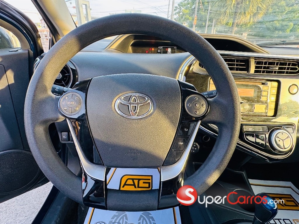 2019 Toyota Aqua Hibrido — foto 9 / 12