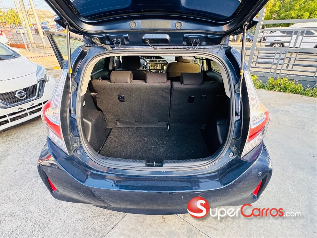 2019 Toyota Aqua Hibrido — foto 12 / 12
