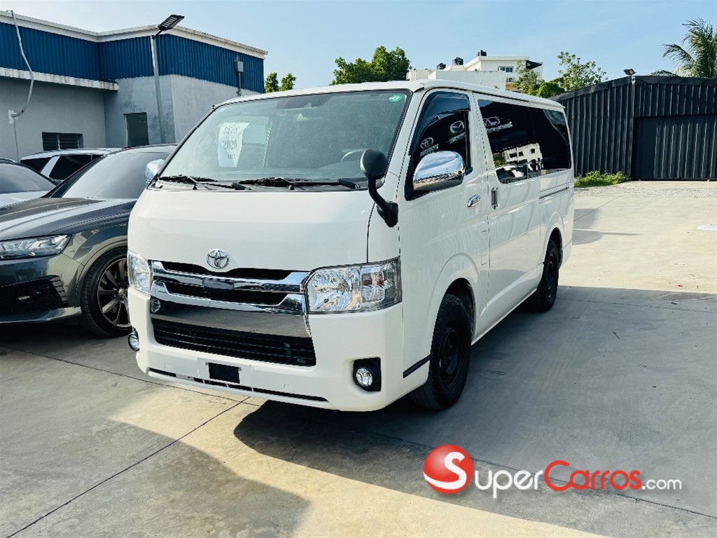 2020 Toyota Hiace GL — foto 3 / 12